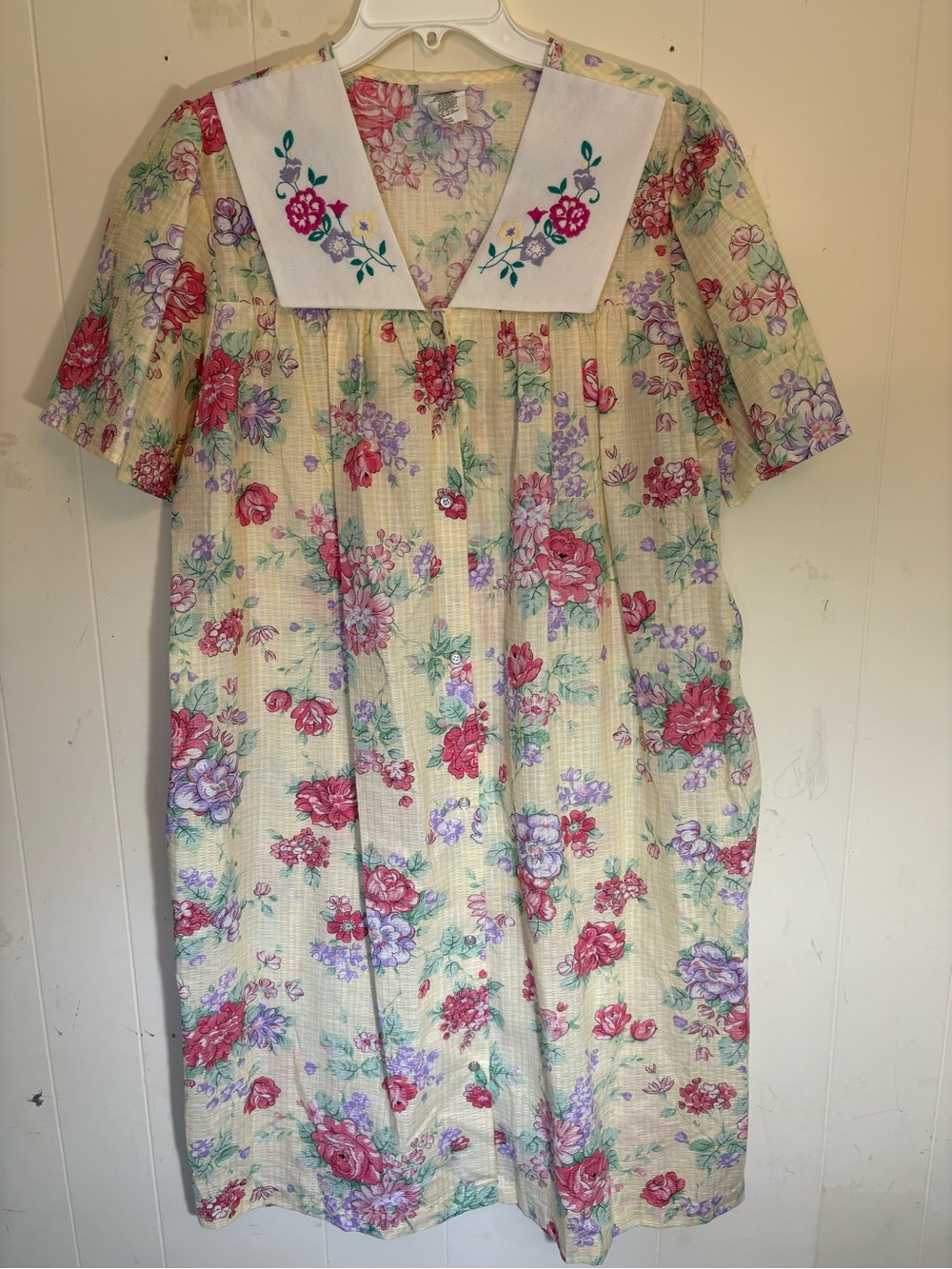 VTG Beverly West Floral Housecoat Dress Large Yellow Embroidery Pockets